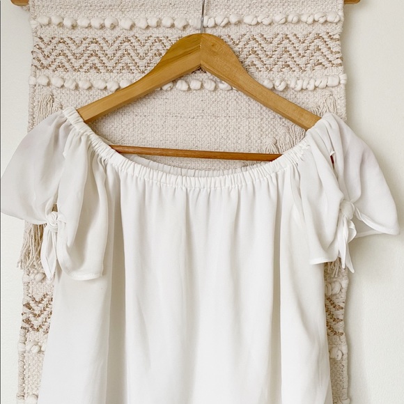 Off the shoulder tie blouse - Picture 2 of 5